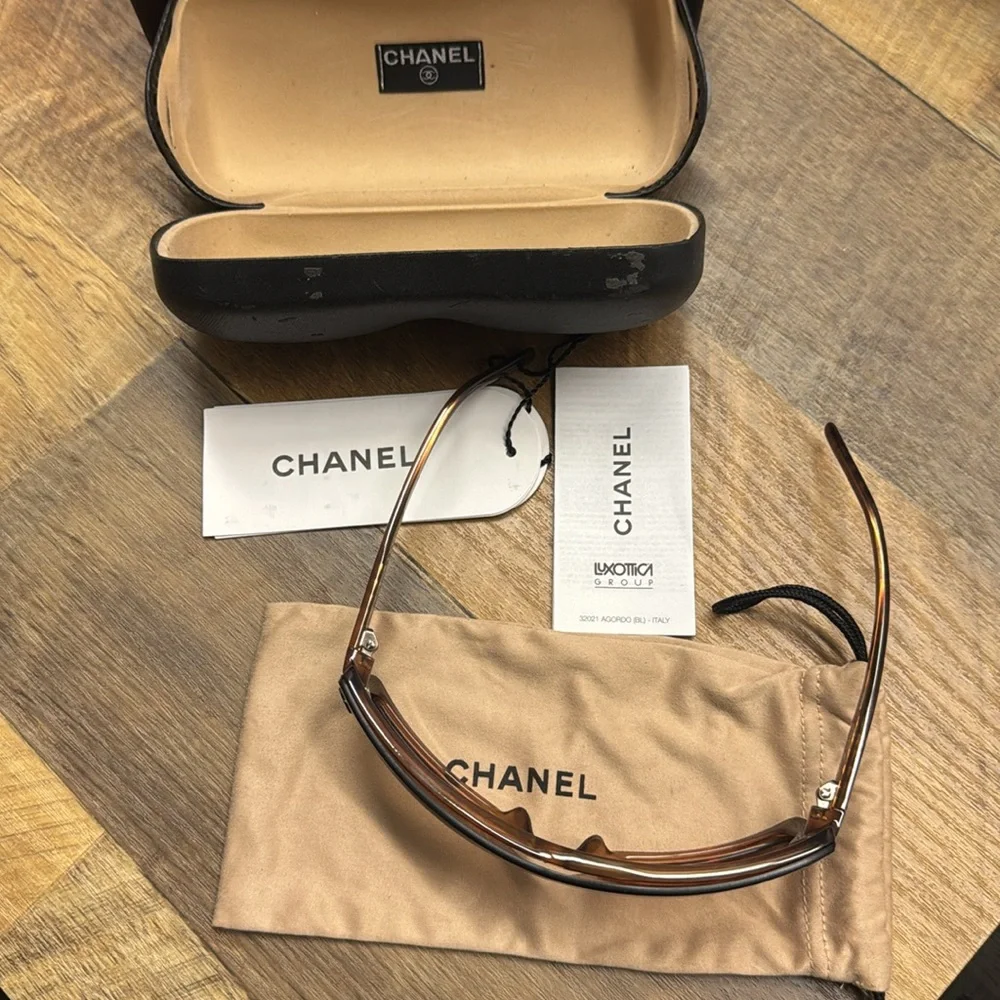 CHANEL Tortoise Sunglasses - Picture 3 of 12